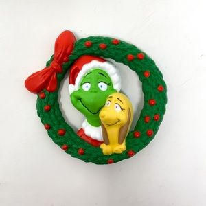 Dr. Seuss Christmas Broche